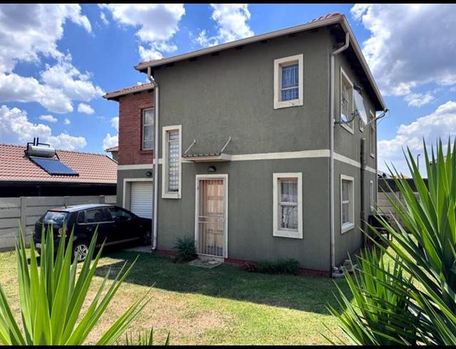 4 BEDROOM HOUSE FOR SALE IN ALBERTSDAL